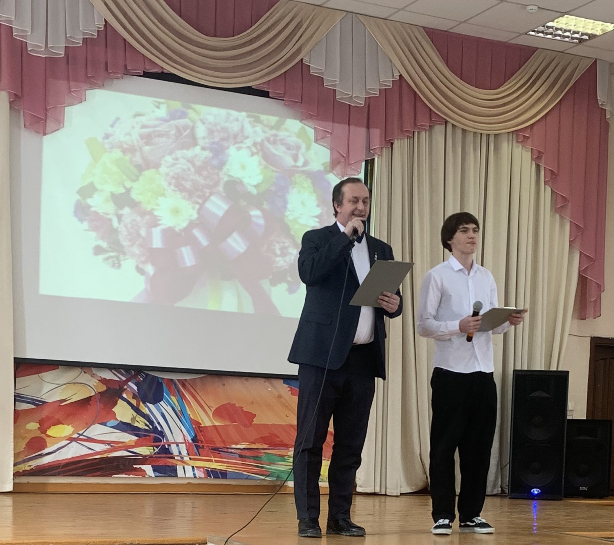 Ведущие концерта Яков Анатольевич Сёмочкин и Склянов Данил.jpg Ведущие концерта Яков Анатольевич Сёмочкин и Склянов Данил.jpg
