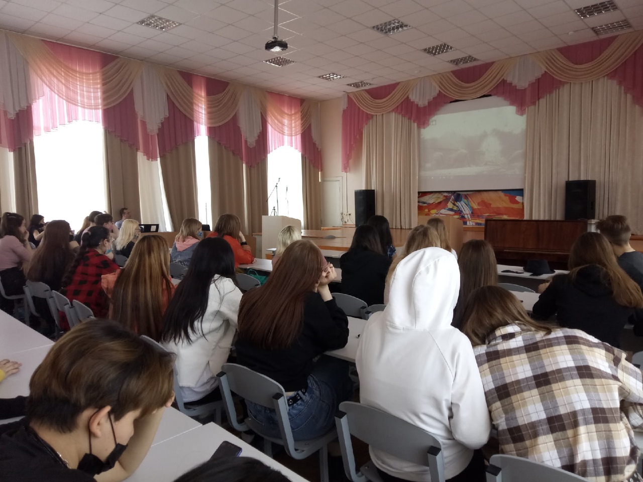 nF4pFPCgY9A.jpg